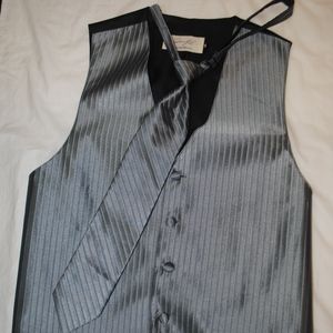 Jean Yves Paris Grey Striped Vest and Tie Medium